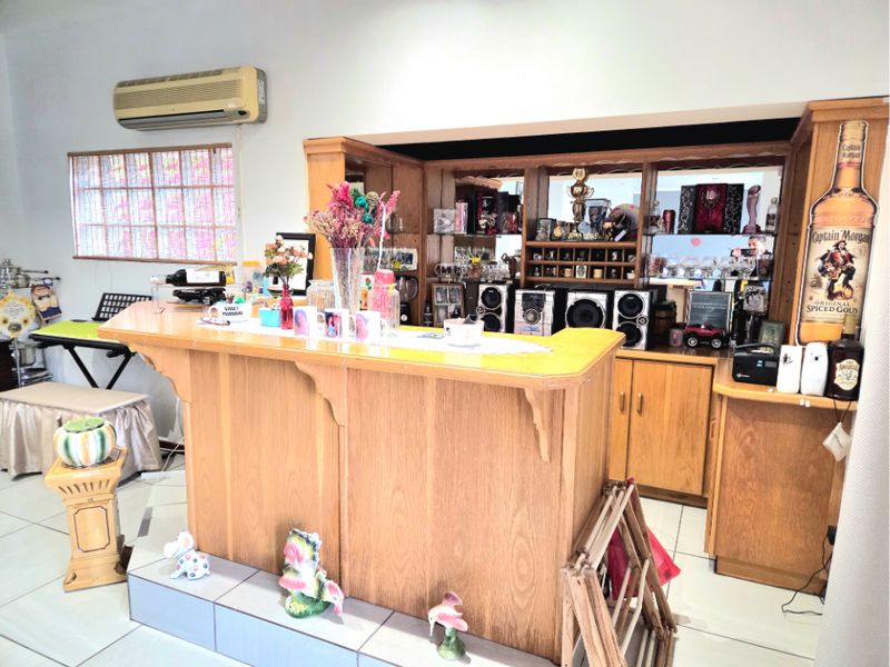 EXCLUSIVE SOLE MANDATE - PREIMIUM AMILY HOME WTH UMATCHED MOUNTAN VIEWS IN TULBAGH - Photo 6