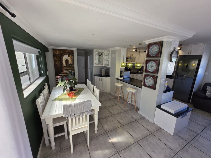 Double the Space, Double the Lifestyle – Exceptional Home in Struisbaai - Photo 4