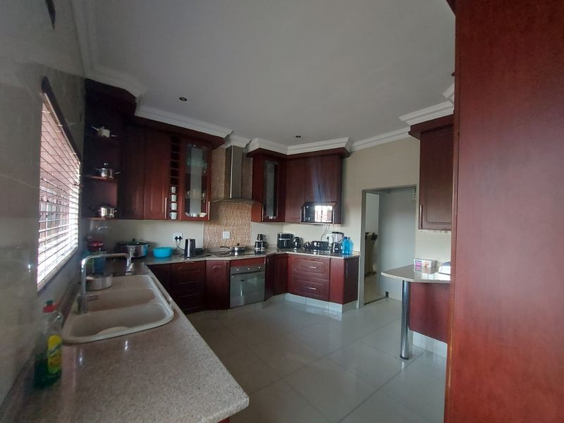 A home where community meets comfort - Photo 7