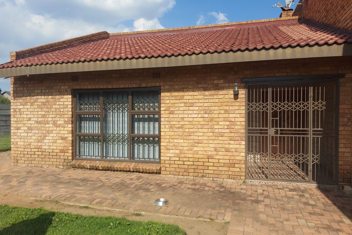 A home where community meets comfort - Photo 3