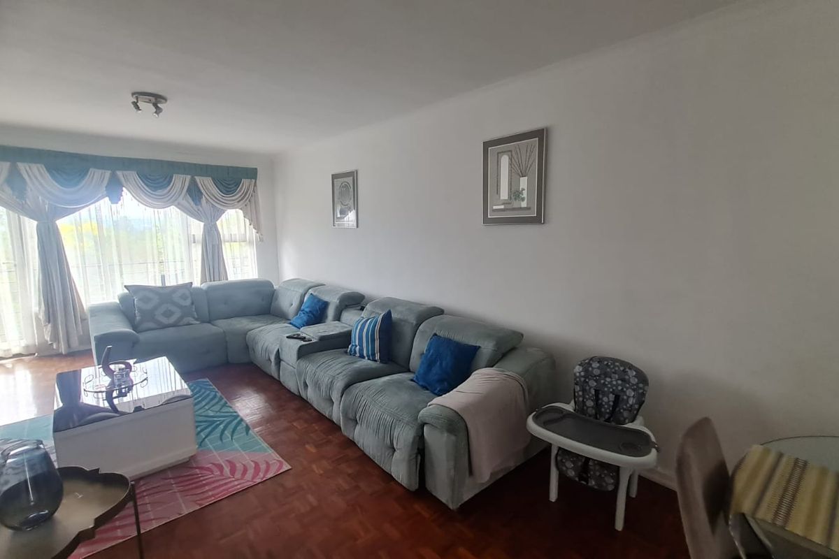 Spacious Living in Edenvale Central - Photo 3