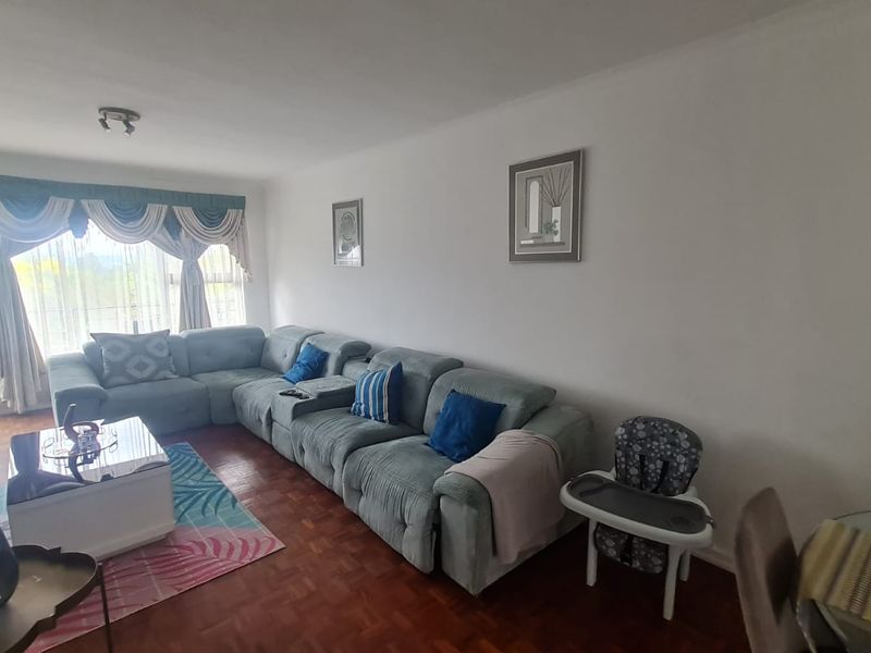 Spacious Living in Edenvale Central - Photo 3