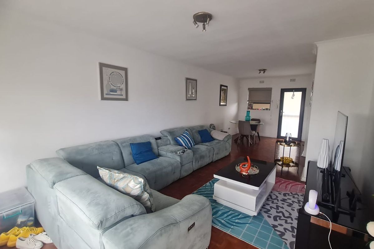 Spacious Living in Edenvale Central - Photo 4