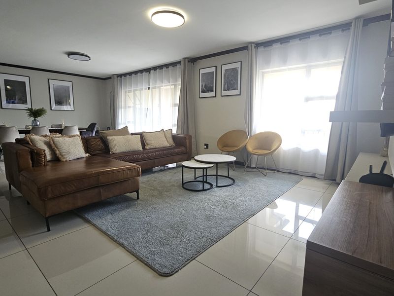 Don't Miss Out! - Immaculate 3 bedroom Apartment In Carlswald - Photo 2