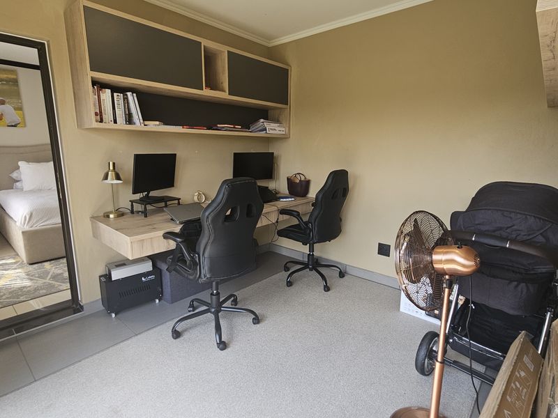 Don't Miss Out! - Immaculate 3 bedroom Apartment In Carlswald - Photo 10