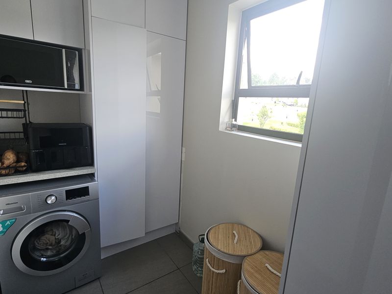 Don't Miss Out! - Immaculate 3 bedroom Apartment In Carlswald - Photo 6