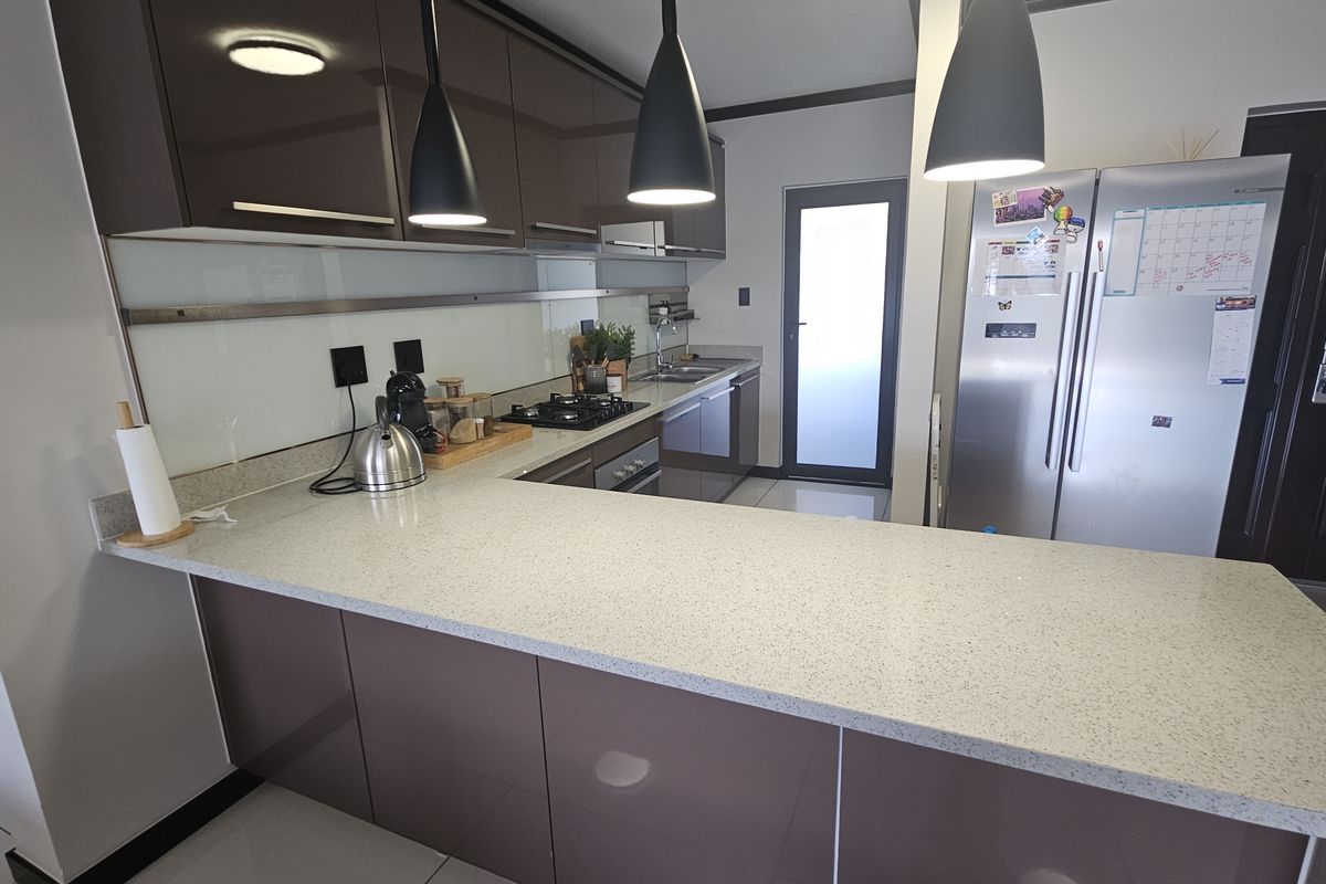 Don't Miss Out! - Immaculate 3 bedroom Apartment In Carlswald - Photo 4