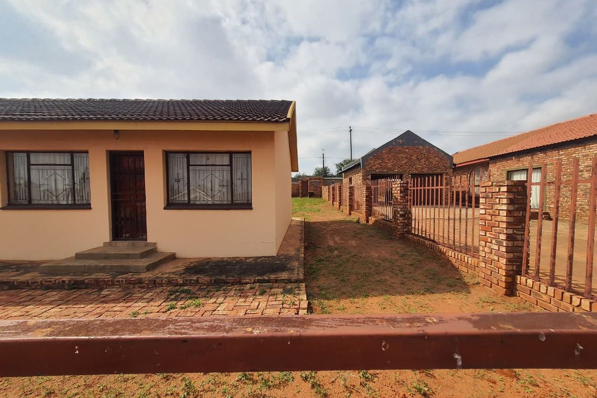 3 Bedroom Home - Photo 2