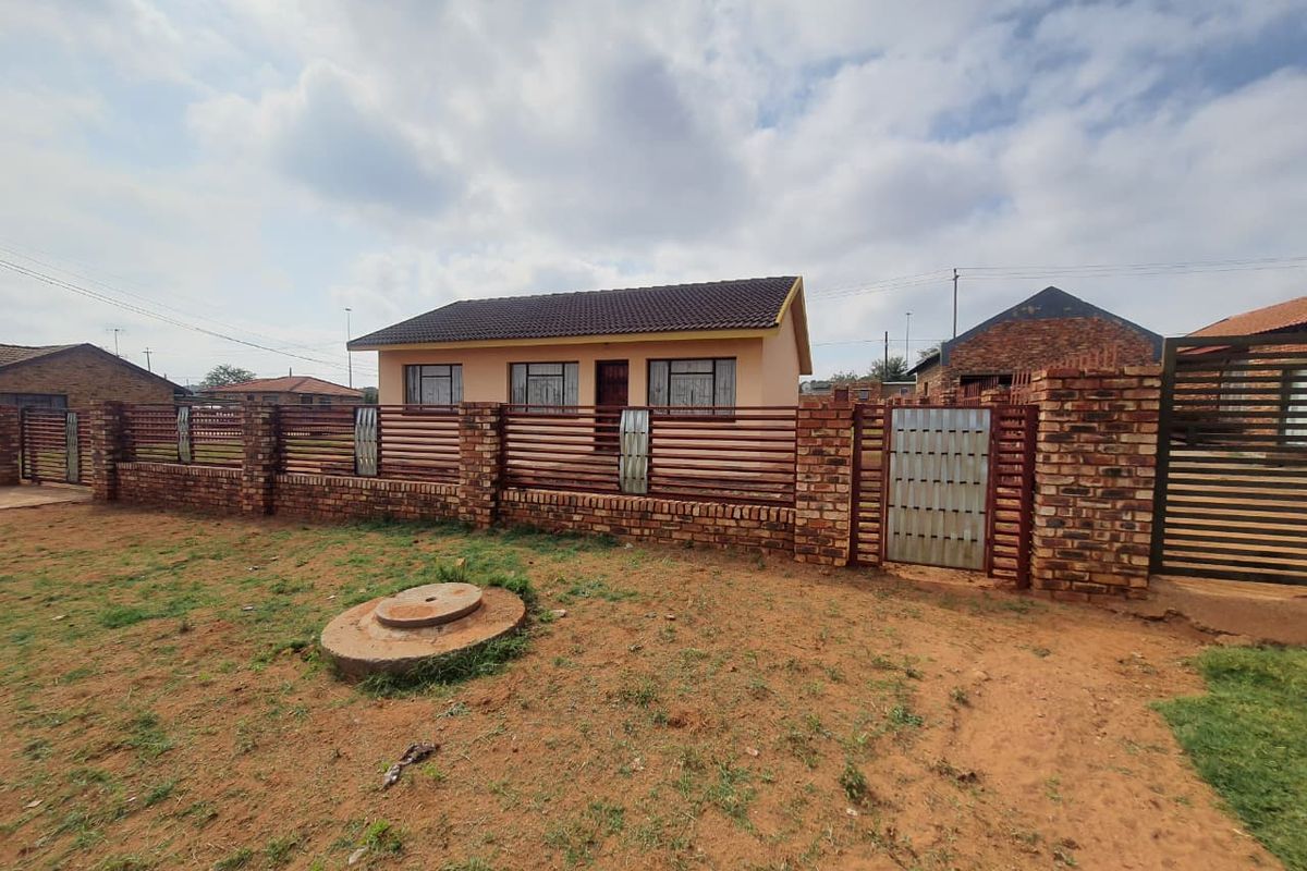 3 Bedroom Home - Photo 3