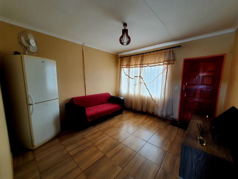 3 Bedroom Home - Photo 10