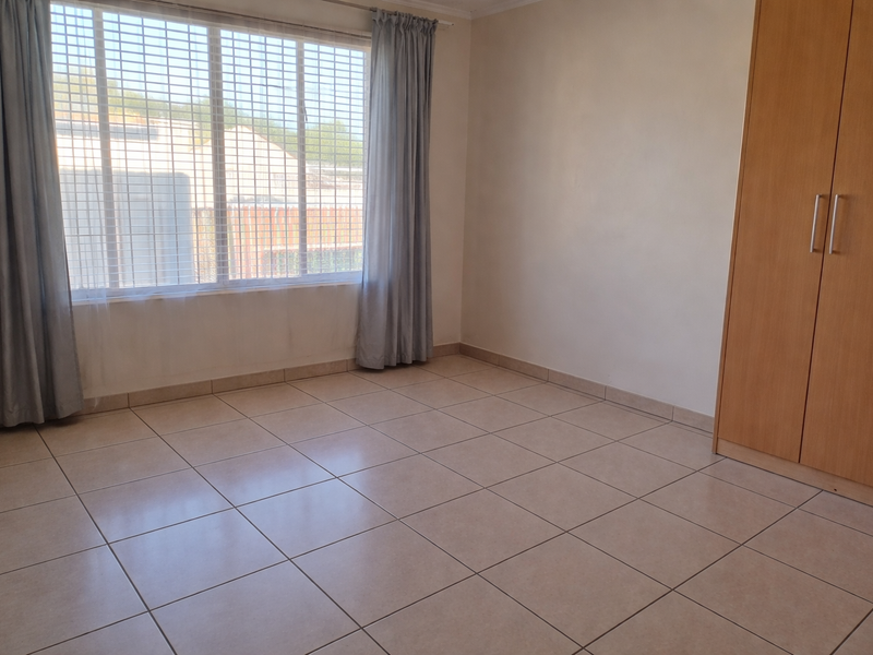 Comfortable 3-Bedroom Townhouse in Secure Complex - Photo 7