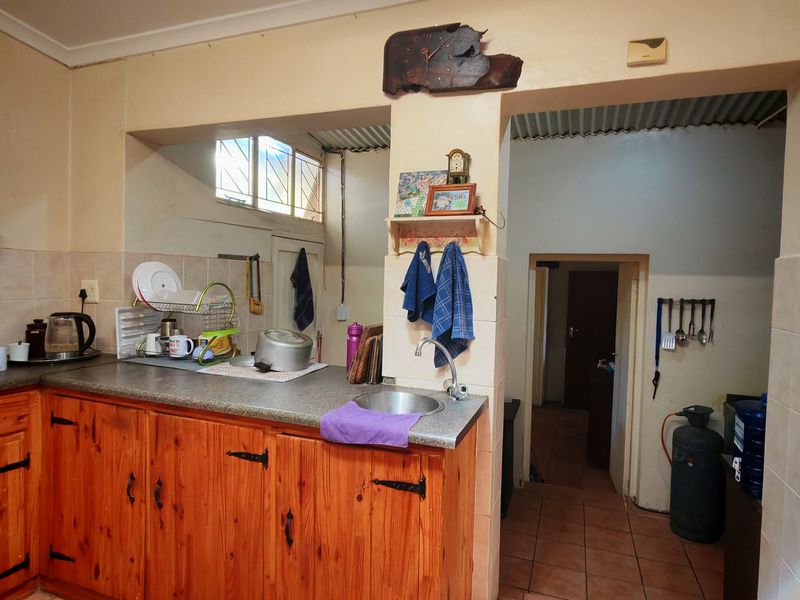 Spacious Family Home with Loads of Potential - Photo 9