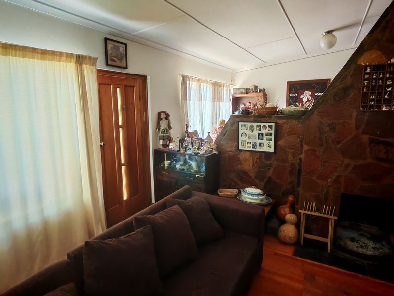 Spacious Family Home with Loads of Potential - Photo 5