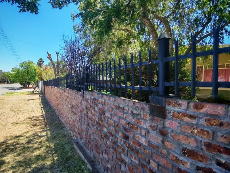 Spacious Family Home with Loads of Potential - Photo 3