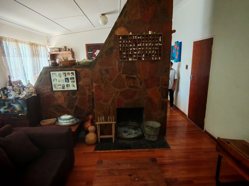 Spacious Family Home with Loads of Potential - Photo 6