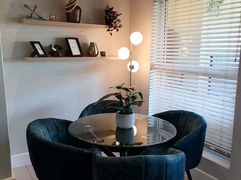 Charming 3-Bedroom Home with Stunning Views - Photo 5