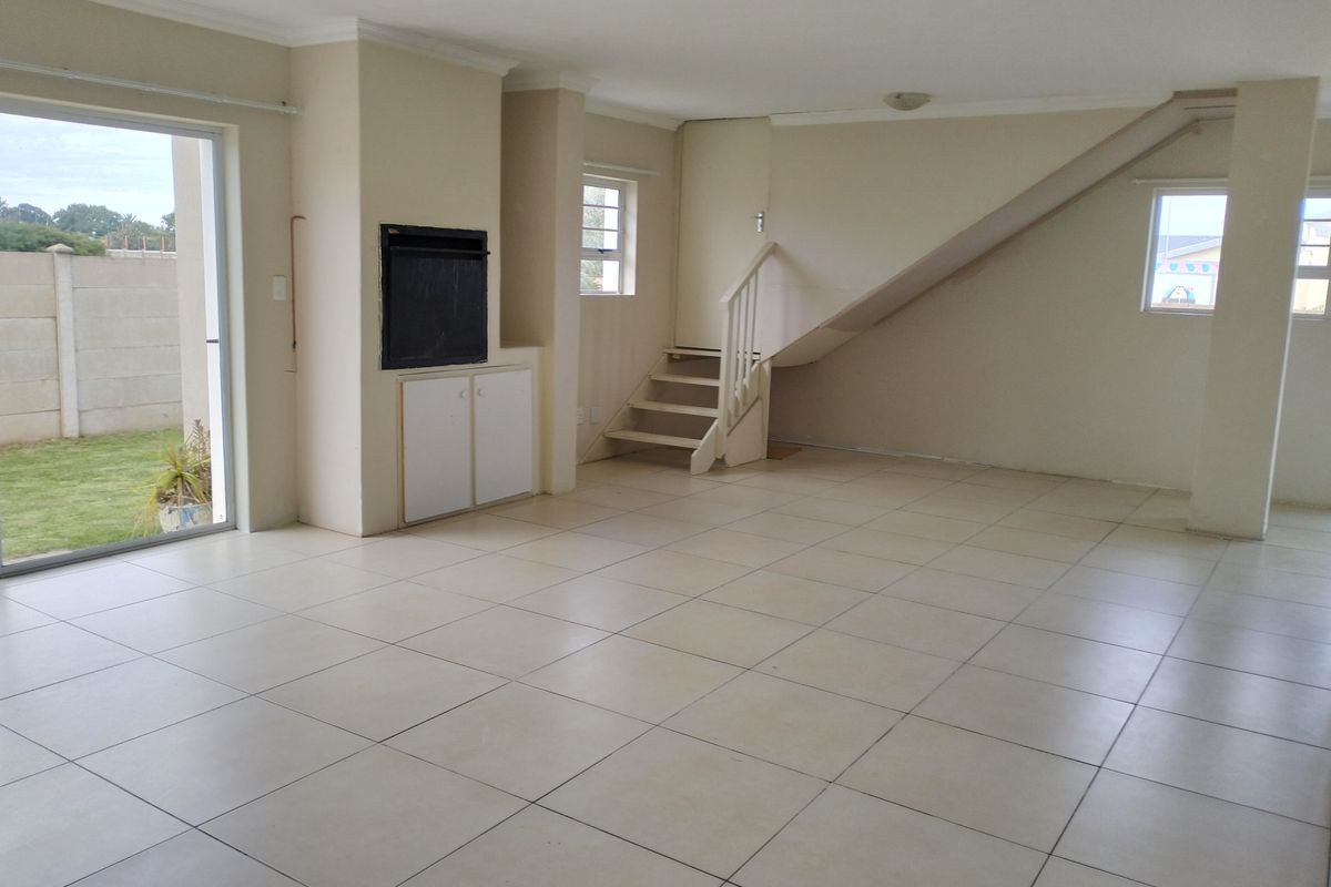 Spacious Family Home with Indoor & Outdoor Braai - Photo 3