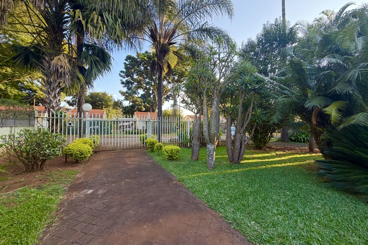 Lovely 4 bedroom home for sale , in Louis Trichardt - Photo 2