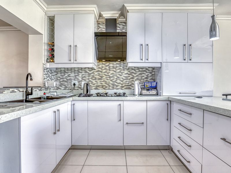 4-bedroom, 3-bathroom home located in Buccleuch - Photo 6