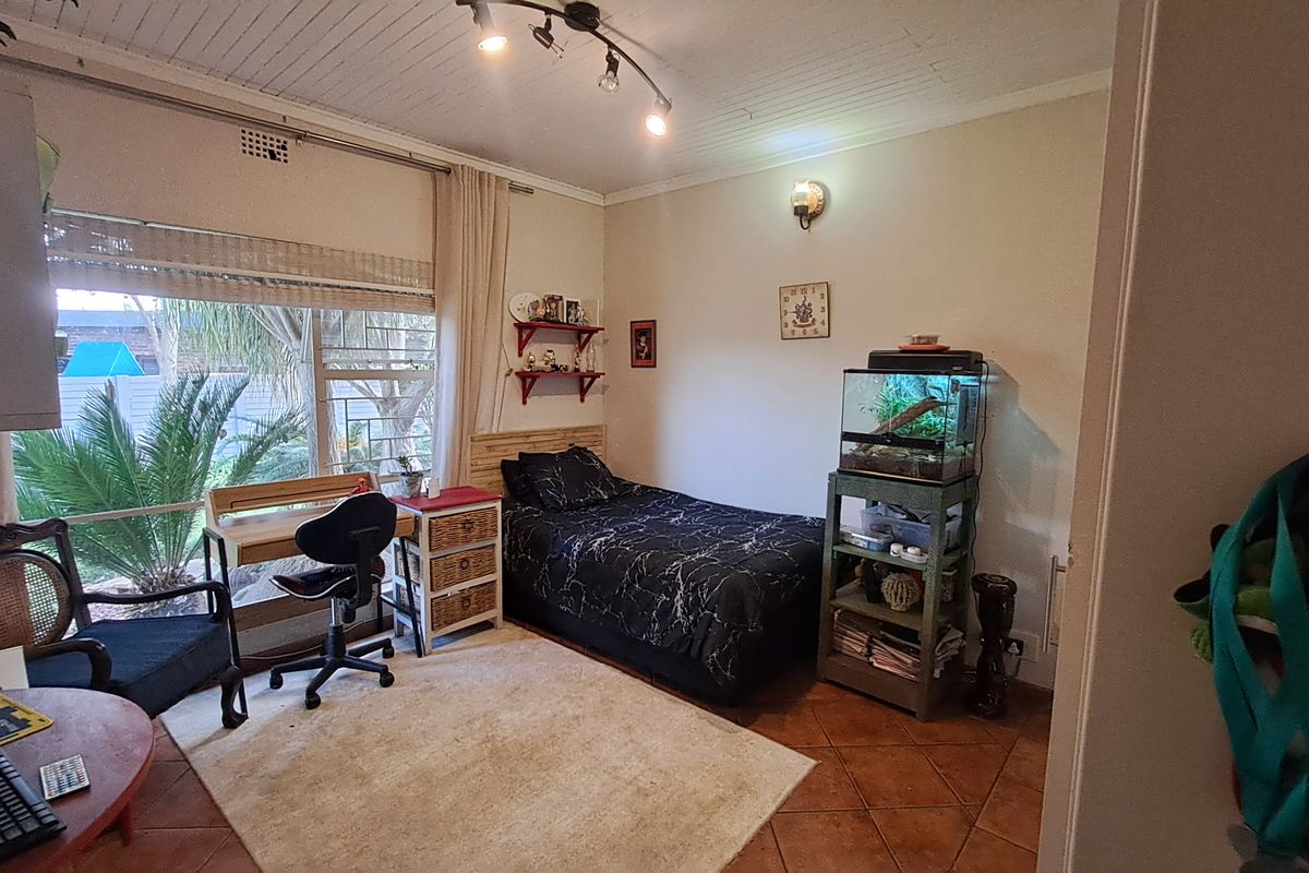 Freehold For Sale In Leandra - Photo 3