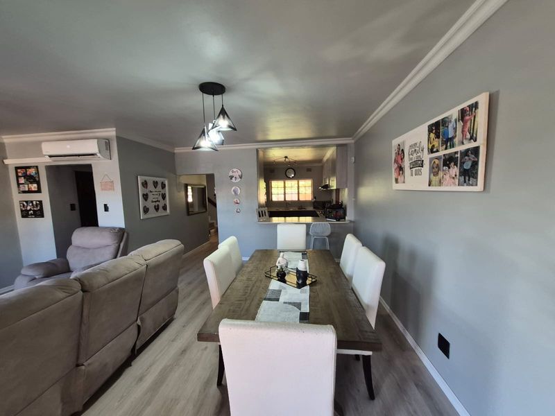 Modern And Spacious Living In Secure Brighton Beach Duplex - Photo 4