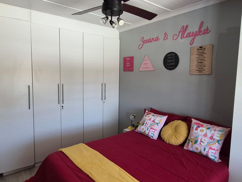 Modern And Spacious Living In Secure Brighton Beach Duplex - Photo 8