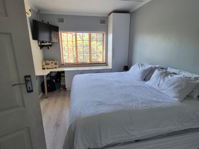 Modern And Spacious Living In Secure Brighton Beach Duplex - Photo 7