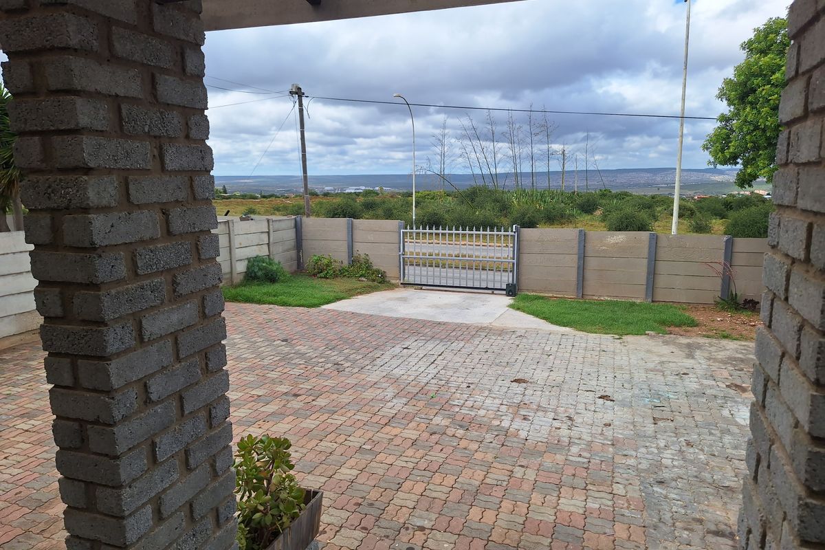 Ideal Investment House With Flat For Sale! - Photo 4