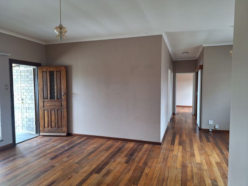 Ideal Investment House With Flat For Sale! - Photo 7