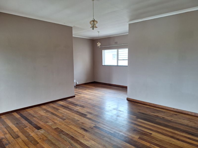 Ideal Investment House With Flat For Sale! - Photo 6