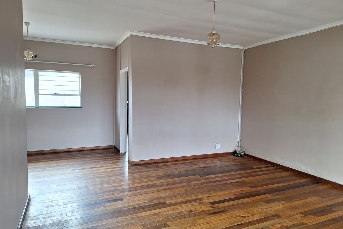 Ideal Investment House With Flat For Sale! - Photo 5