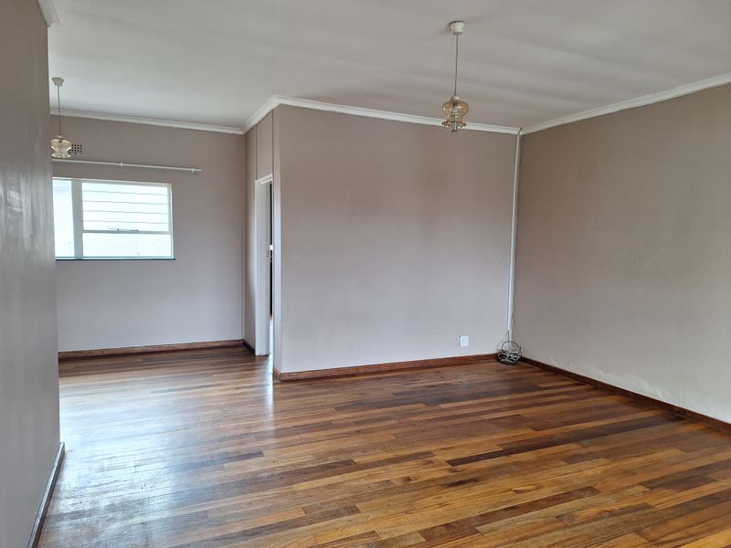 Ideal Investment House With Flat For Sale! - Photo 5