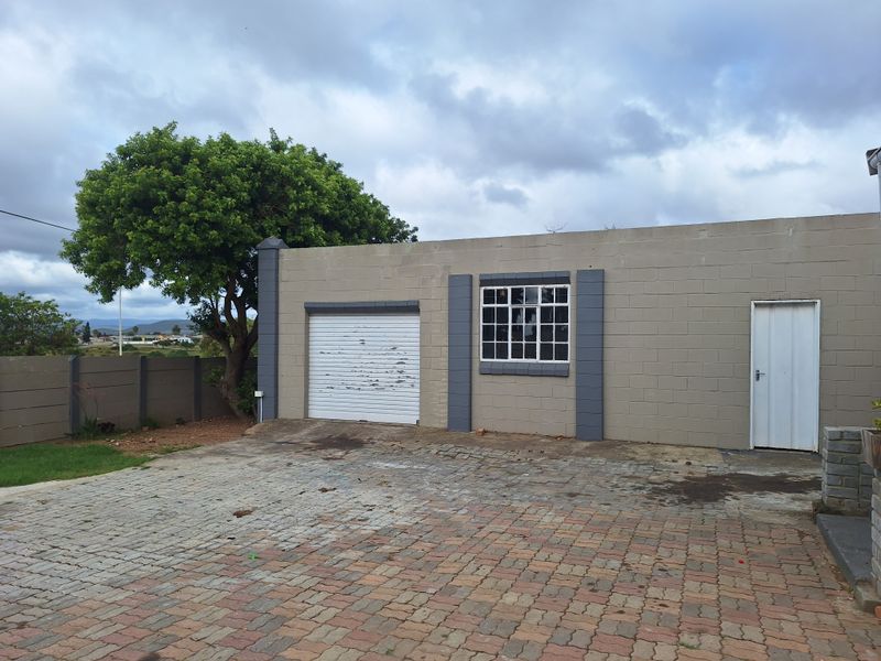 Ideal Investment House With Flat For Sale! - Photo 2