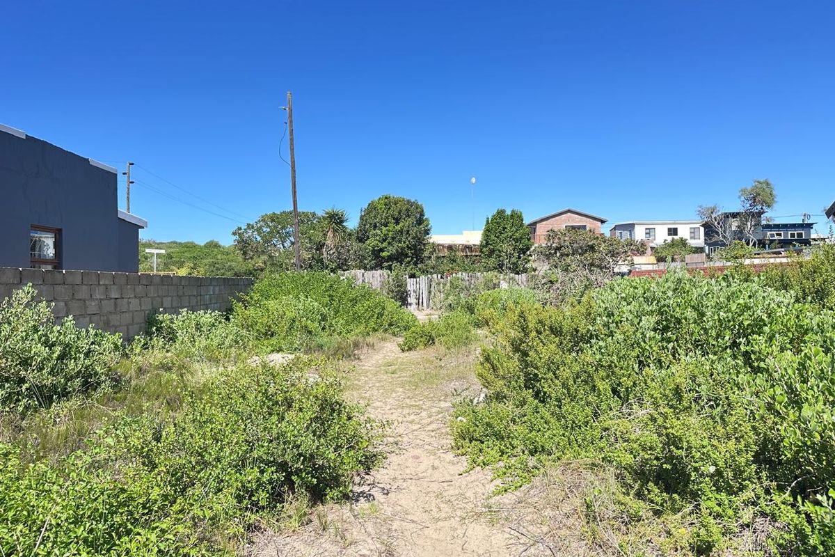 Coastal Calm Meets Opportunity – Kleinkrantz Vacant Stand - Photo 2