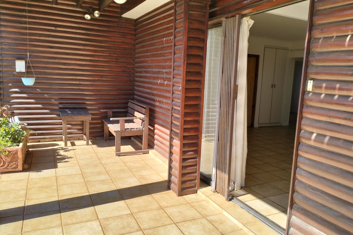 Cozy 2-Bedroom with Sea View - Photo 2