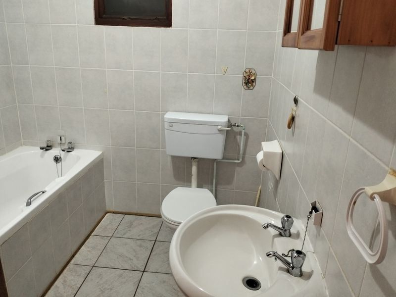 Cozy 2-Bedroom with Sea View - Photo 7