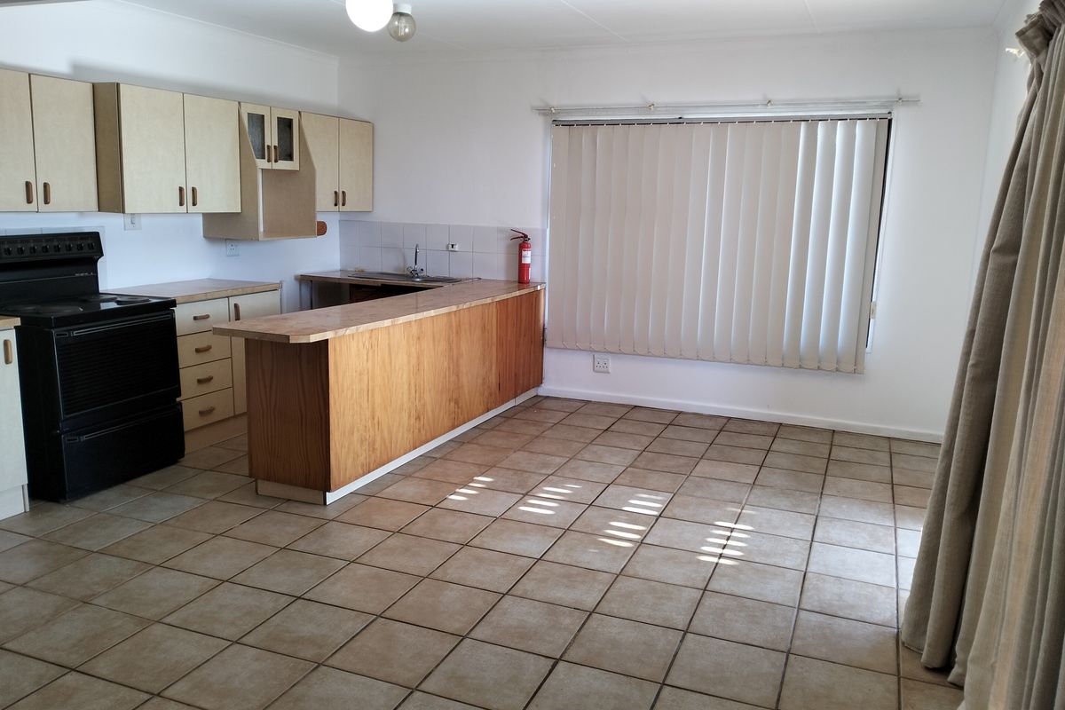 Cozy 2-Bedroom with Sea View - Photo 3