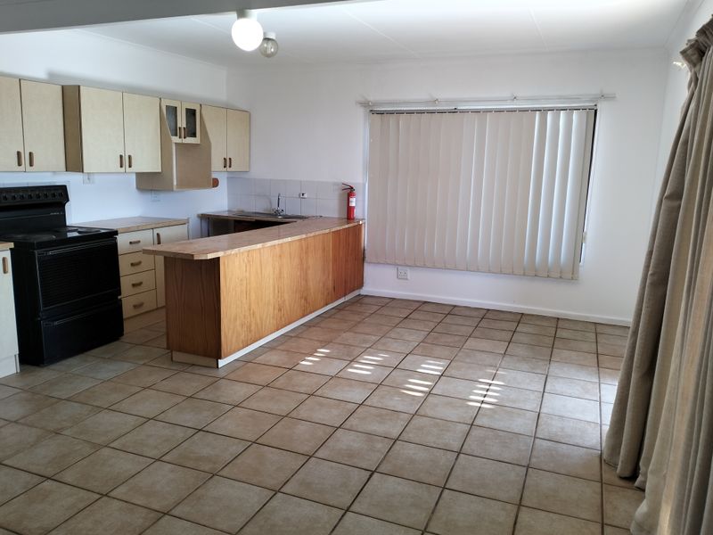 Cozy 2-Bedroom with Sea View - Photo 3