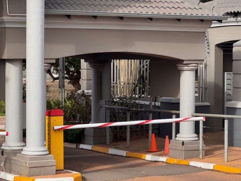 Prime Erf for Sale in Established Estate - Photo 6