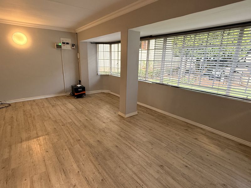 Tranquil Garden Cottage with Private Yard - Photo 2