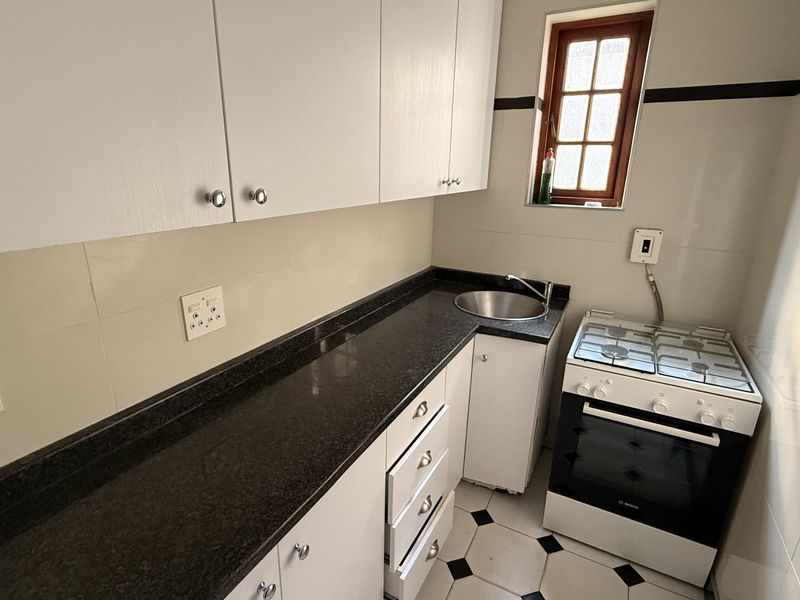 Tranquil Garden Cottage with Private Yard - Photo 3