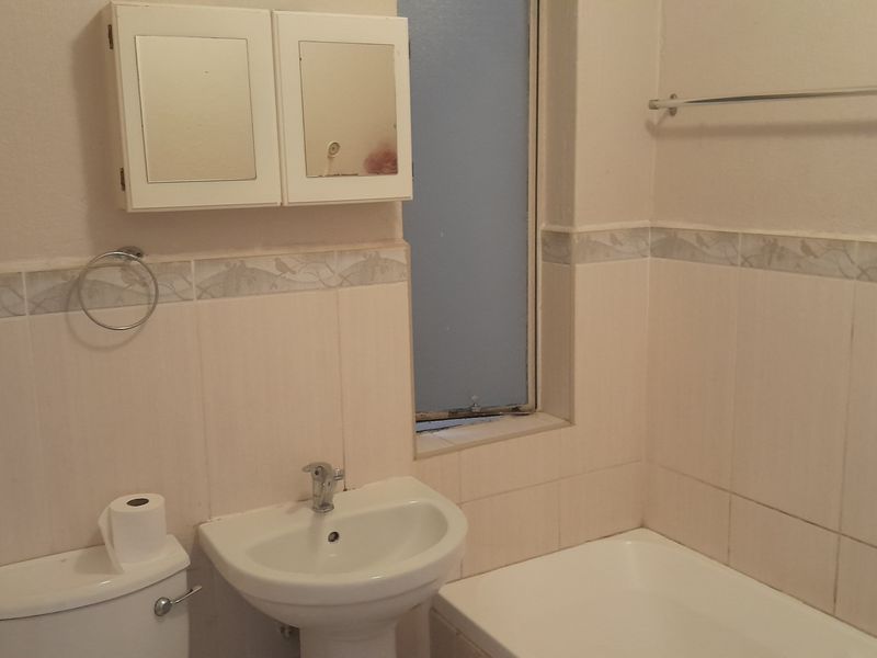 Neat Ground Floor Unit Comfort Meets Convenience - Photo 8