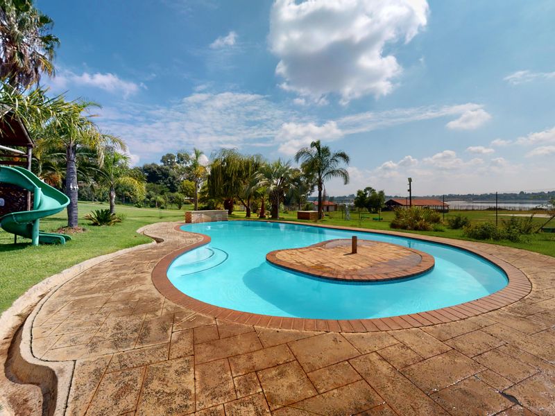 Exceptional Waterfront Living in the heart of Rynfield – A Rare Home with Endless Potential - Photo 6