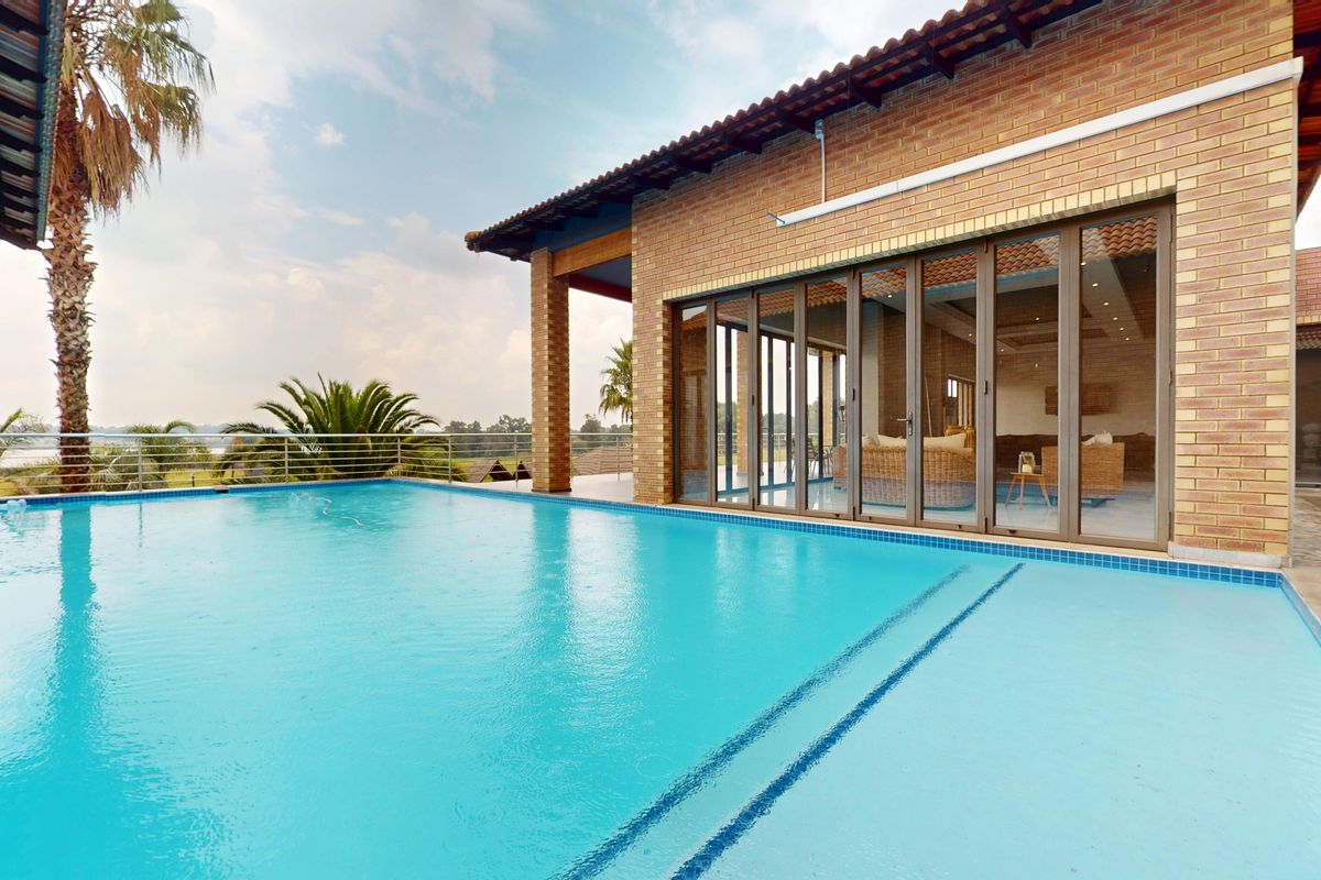 Exceptional Waterfront Living in the heart of Rynfield – A Rare Home with Endless Potential - Photo 3