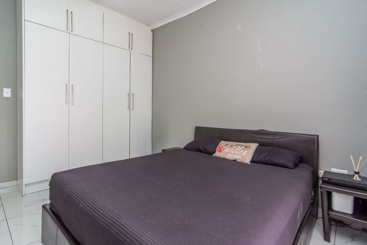 🏡 FOR SALE | FAMILY LIVING WITH SCHOOL AT YOUR DOORSTEP - Photo 5