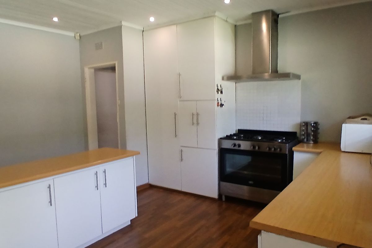 Spacious Family Living with Endless Potential in Brackenhurst - Photo 4