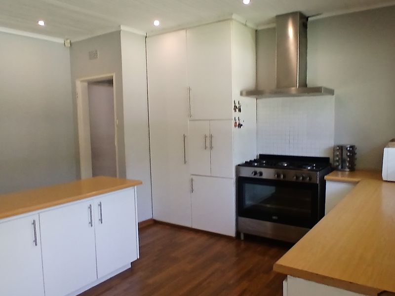 Spacious Family Living with Endless Potential in Brackenhurst - Photo 4