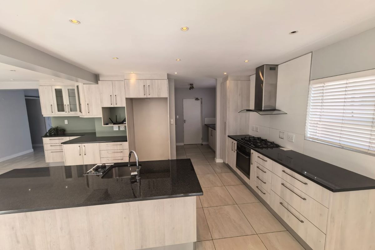 Secure Country Living with Mountain Views – 4-Bedroom Home in Somerset Country Estate - Photo 3