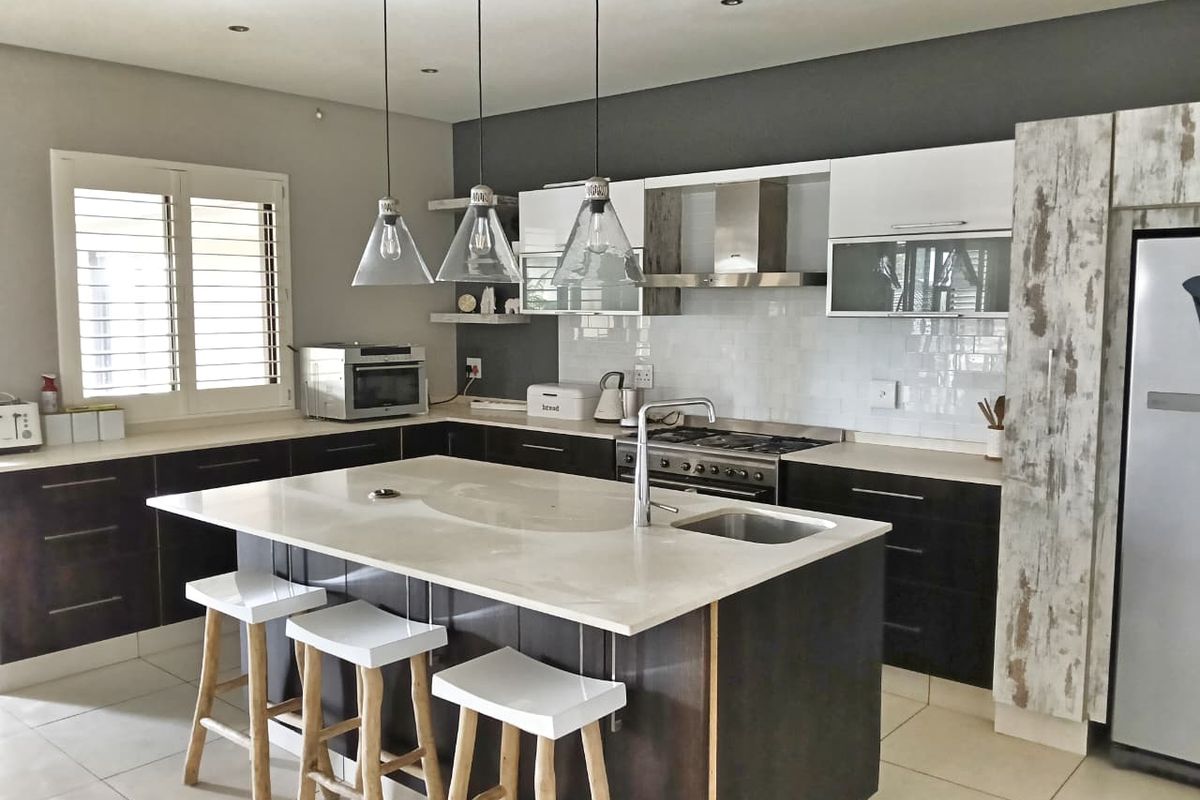 Luxury Lakeside Living in Mzingazi Golf Estate - Photo 2