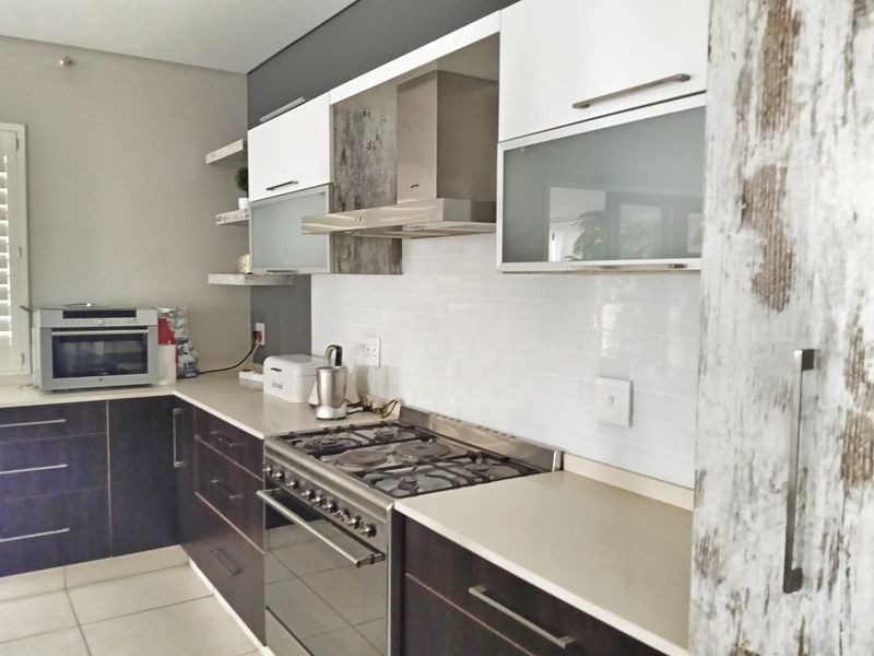 Luxury Lakeside Living in Mzingazi Golf Estate - Photo 7